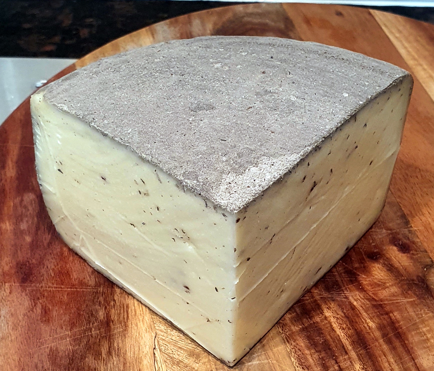 Cheese: Sottocenere al Tartufo (truffle)